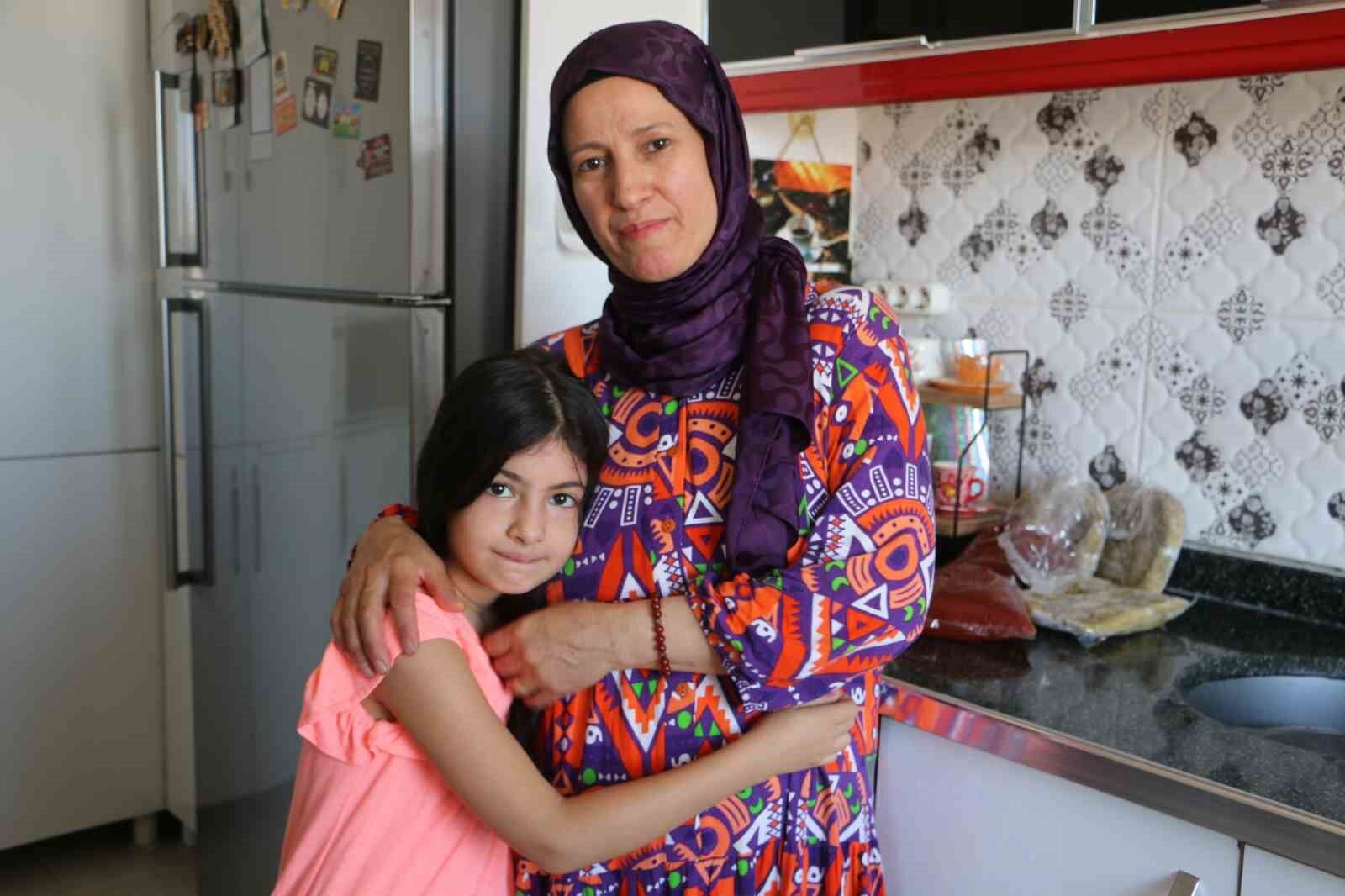 El lezzeti ile ev ekonomisine katkıda bulunuyor