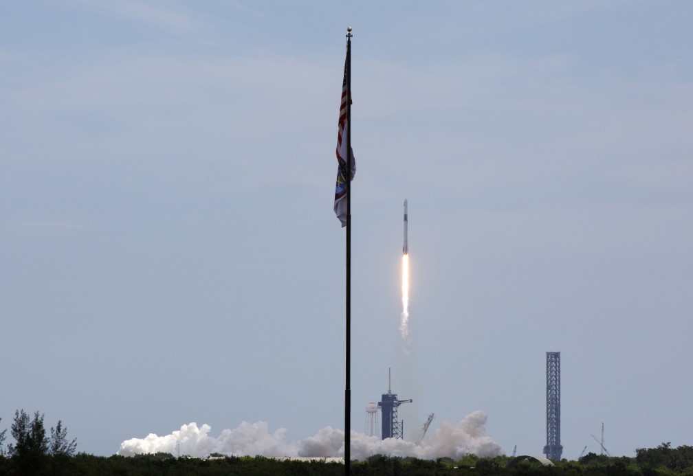 SpaceX’in 11’inci insanlı uzay uçuş görevi bir günlük ertelemenin ardından başladı