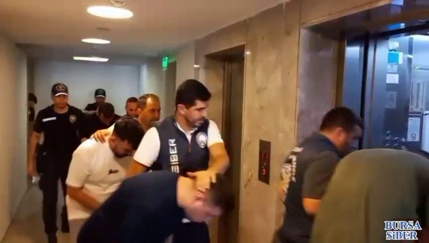 Bursa’da online bahis çetesine darbe: Lüks ofise baskın, 7 tutuklama