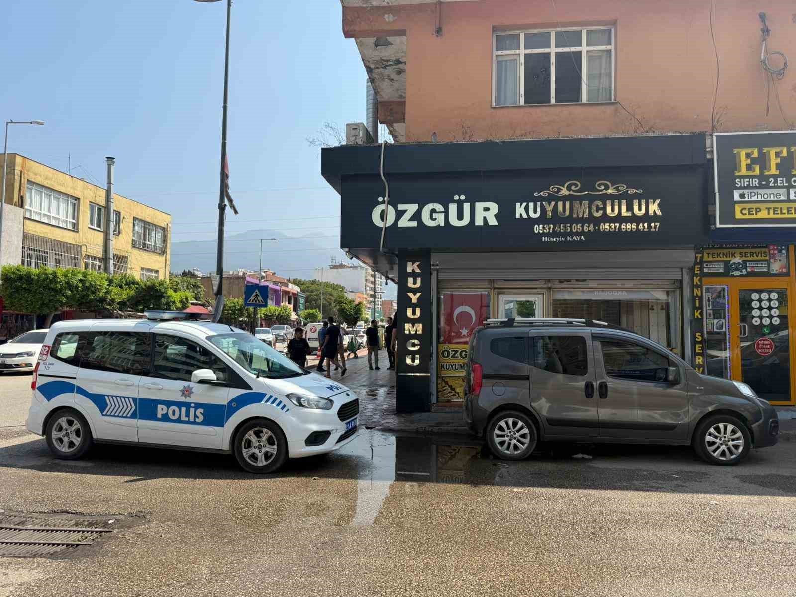 Kuyumcu soygunu esnafın uyanıklığıyla başarısız sonuçlandı