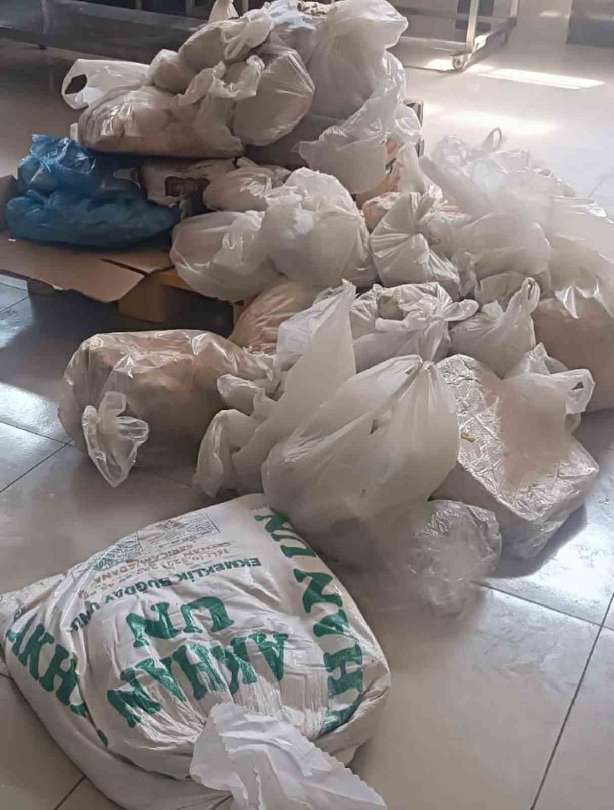 Elazığ’da 345 kilo küflenmiş tavuk ele geçirildi