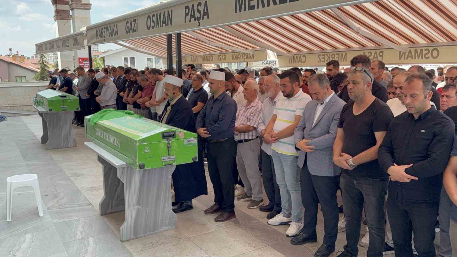 Tokat’ta otomobilin çarptığı motosikletli çift toprağa verildi