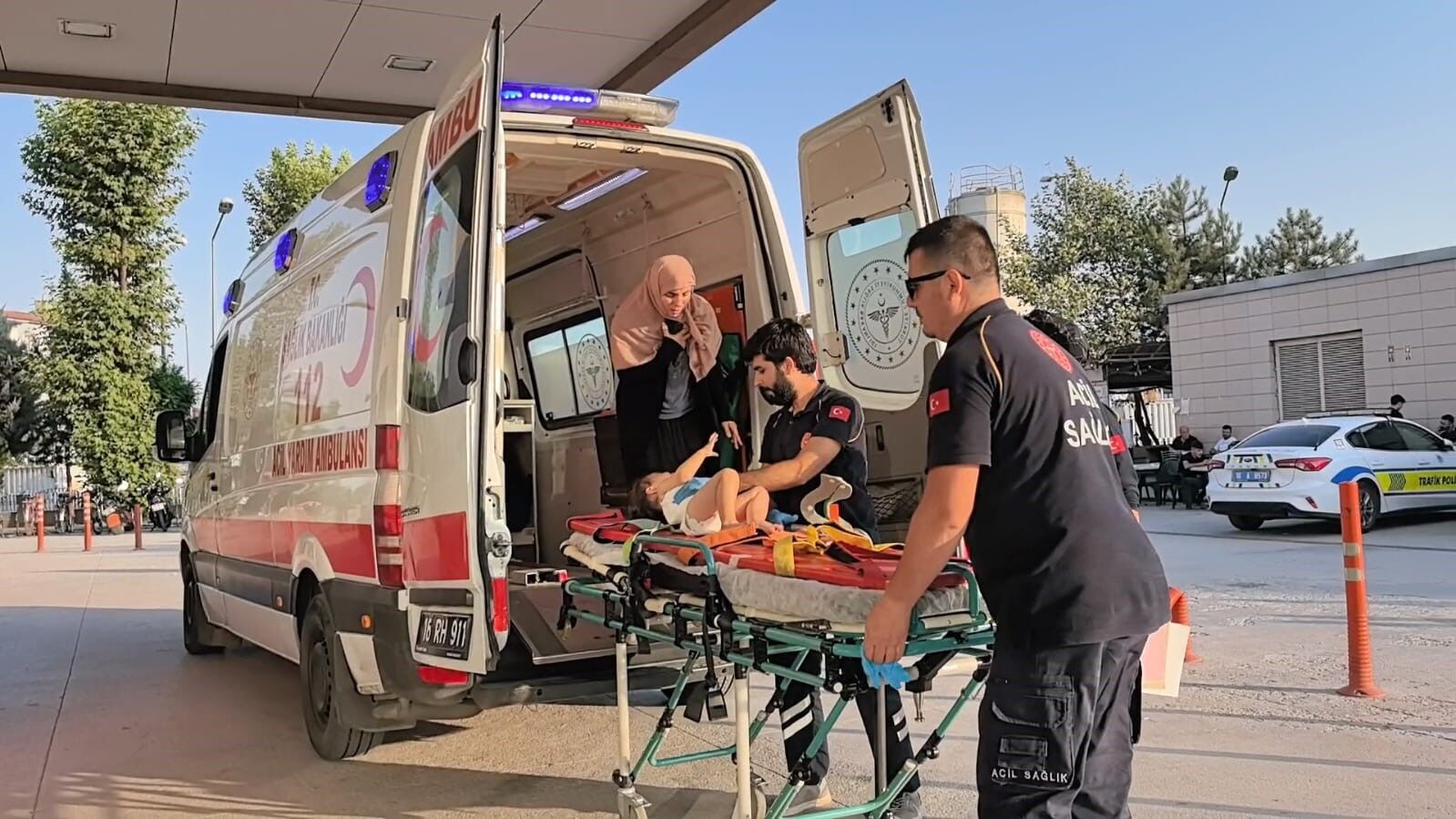 2. kattan düşen 1,5 yaşındaki çocuk yaralandı