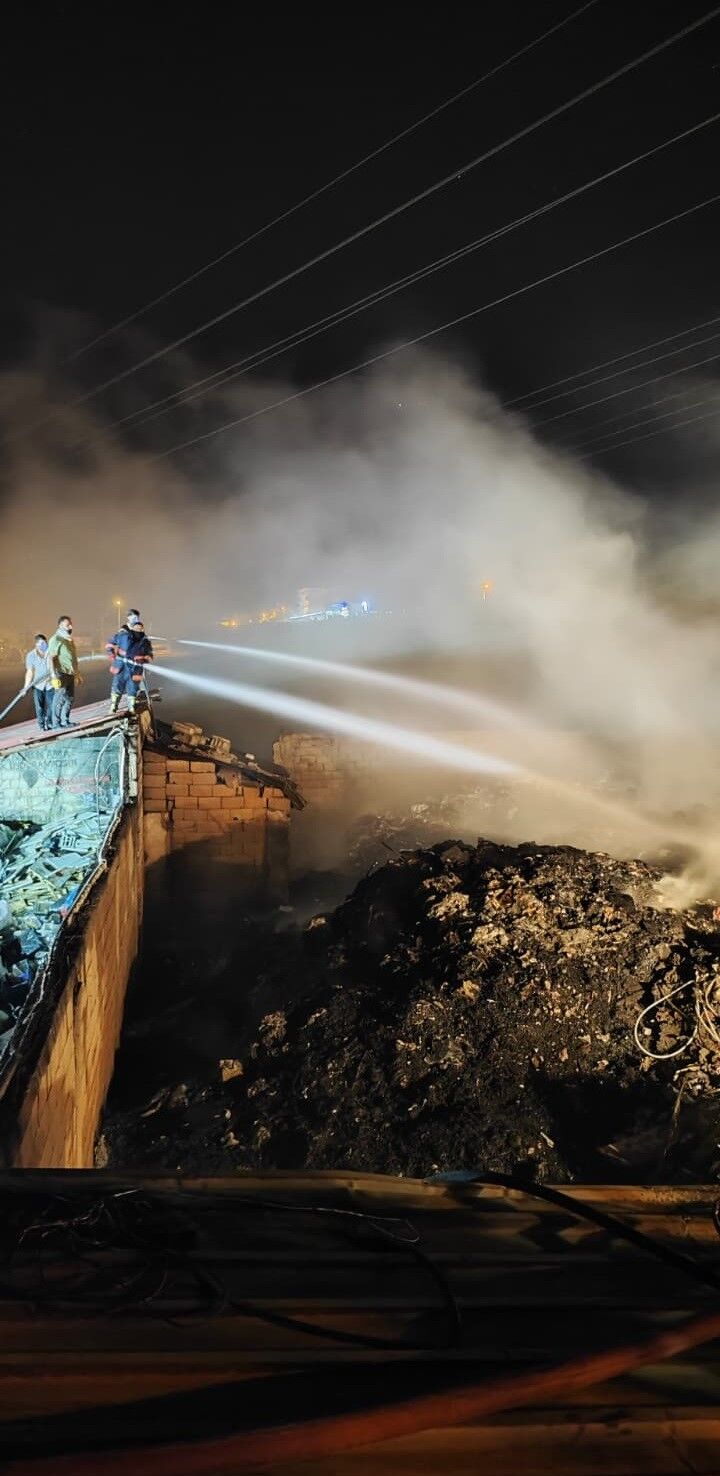Çöp toplama merkezinde yangın