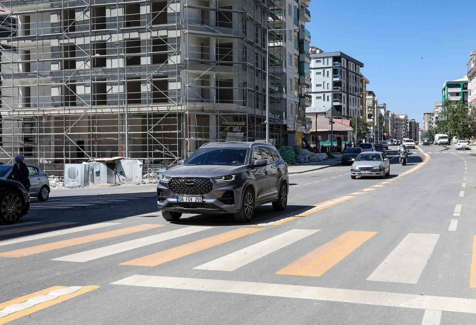 Eski Cezaevi Caddesi yeni görünümüyle trafiğe açıldı