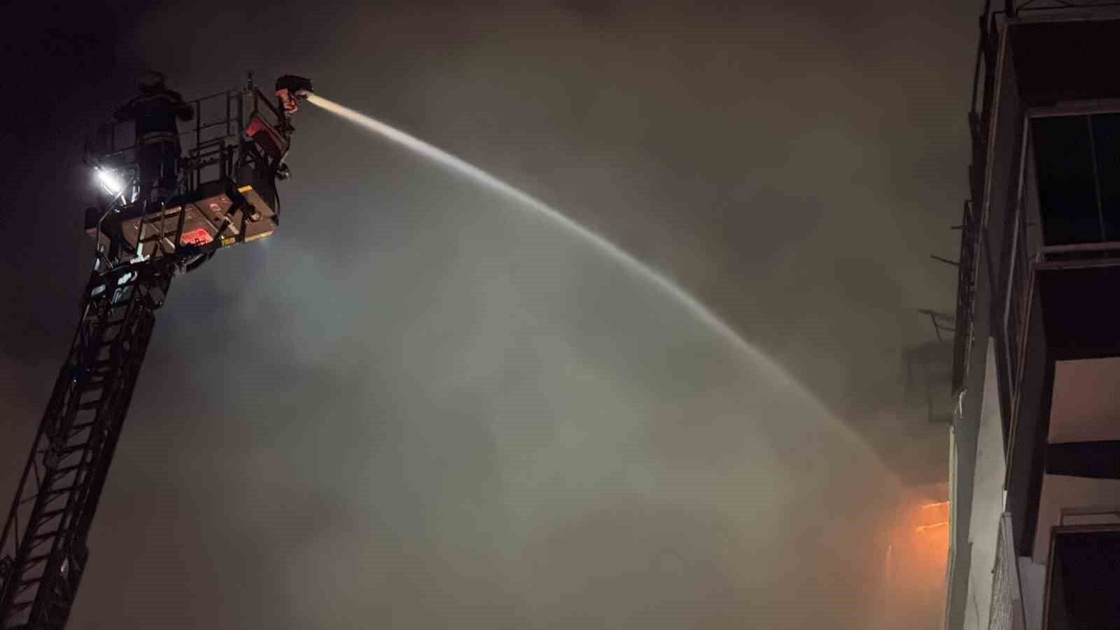 Gaziantep’te 7 katlı binada yangın paniği