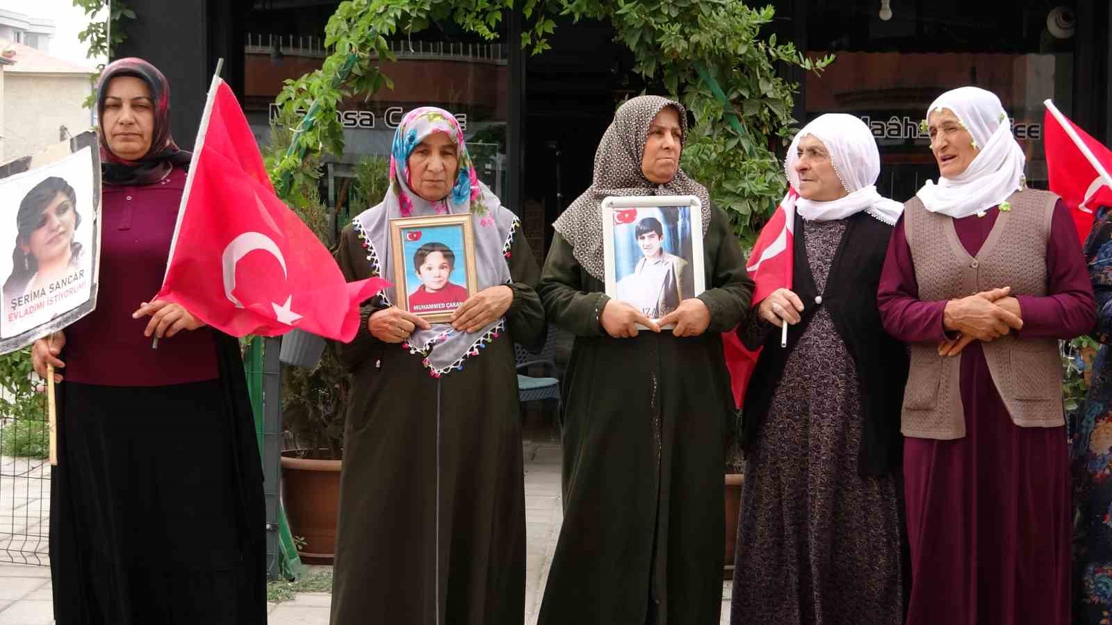 Vanlı anneler, terörsüz Türkiye istiyor