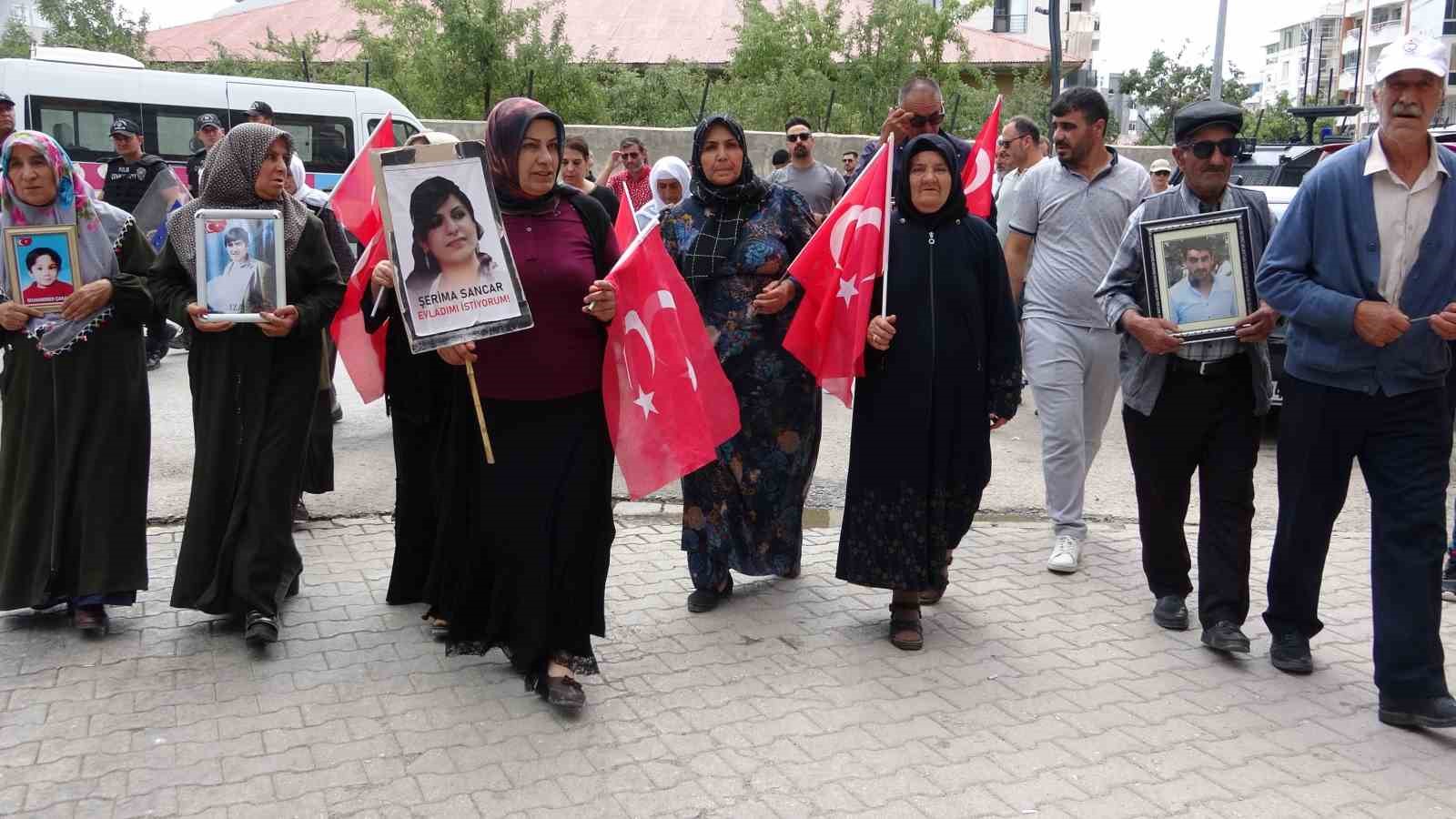 Vanlı anneler, terörsüz Türkiye istiyor
