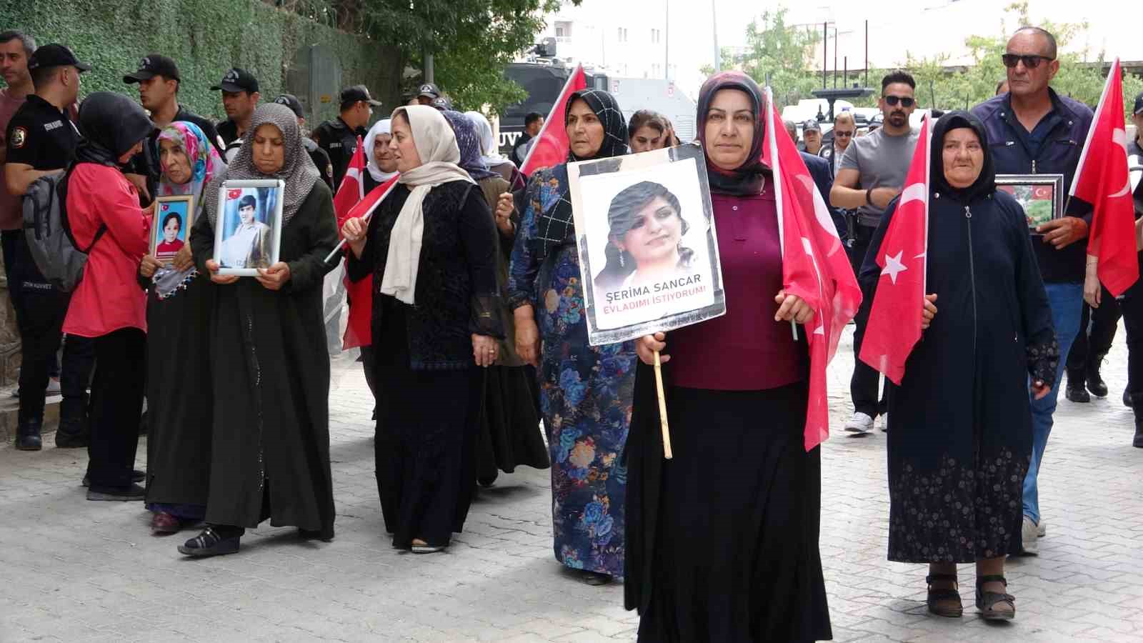 Vanlı anneler, terörsüz Türkiye istiyor