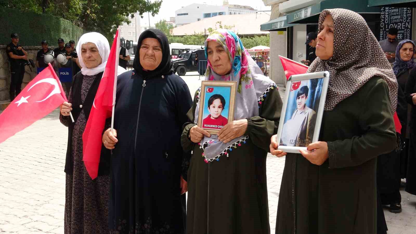 Vanlı anneler, terörsüz Türkiye istiyor