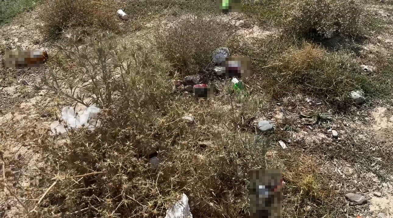 Yüksekova’da mezarlık yanına bırakılan bira şişeleri tepki topladı