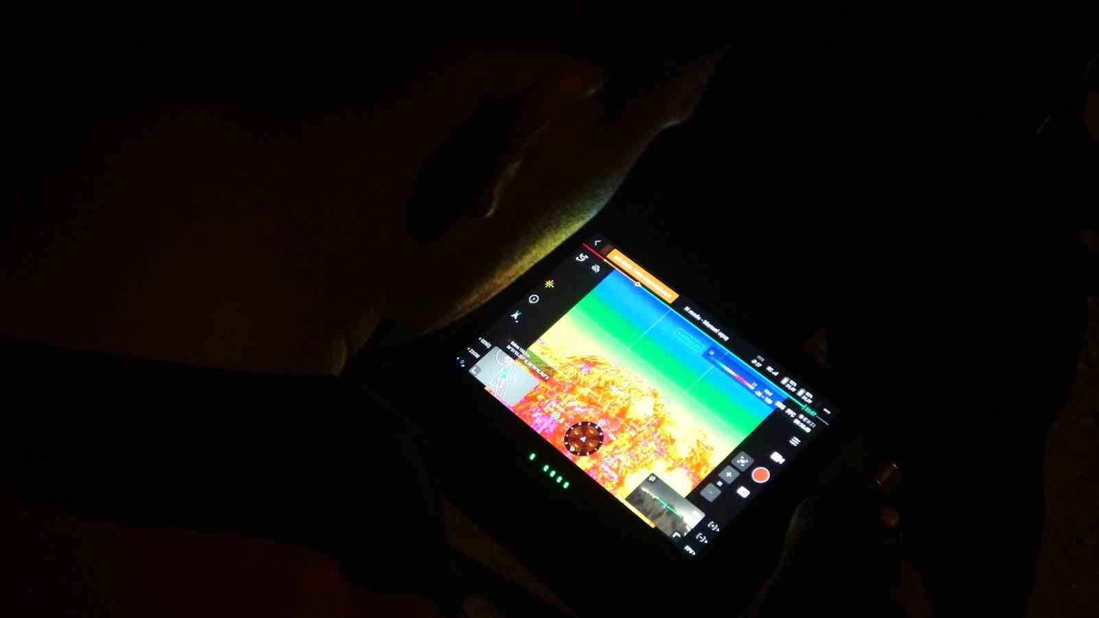 Dağdan atılan işaret fişeği ekipleri alarma geçirdi: Termal kameralı dron ile bölge didik didik tarandı