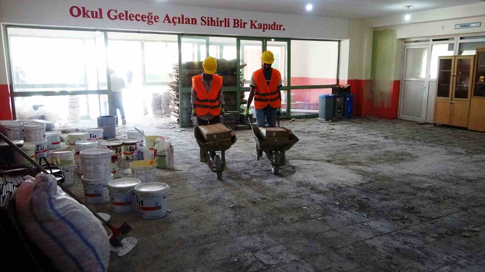 Van’da okullar eğitim öğretime hazırlanıyor
