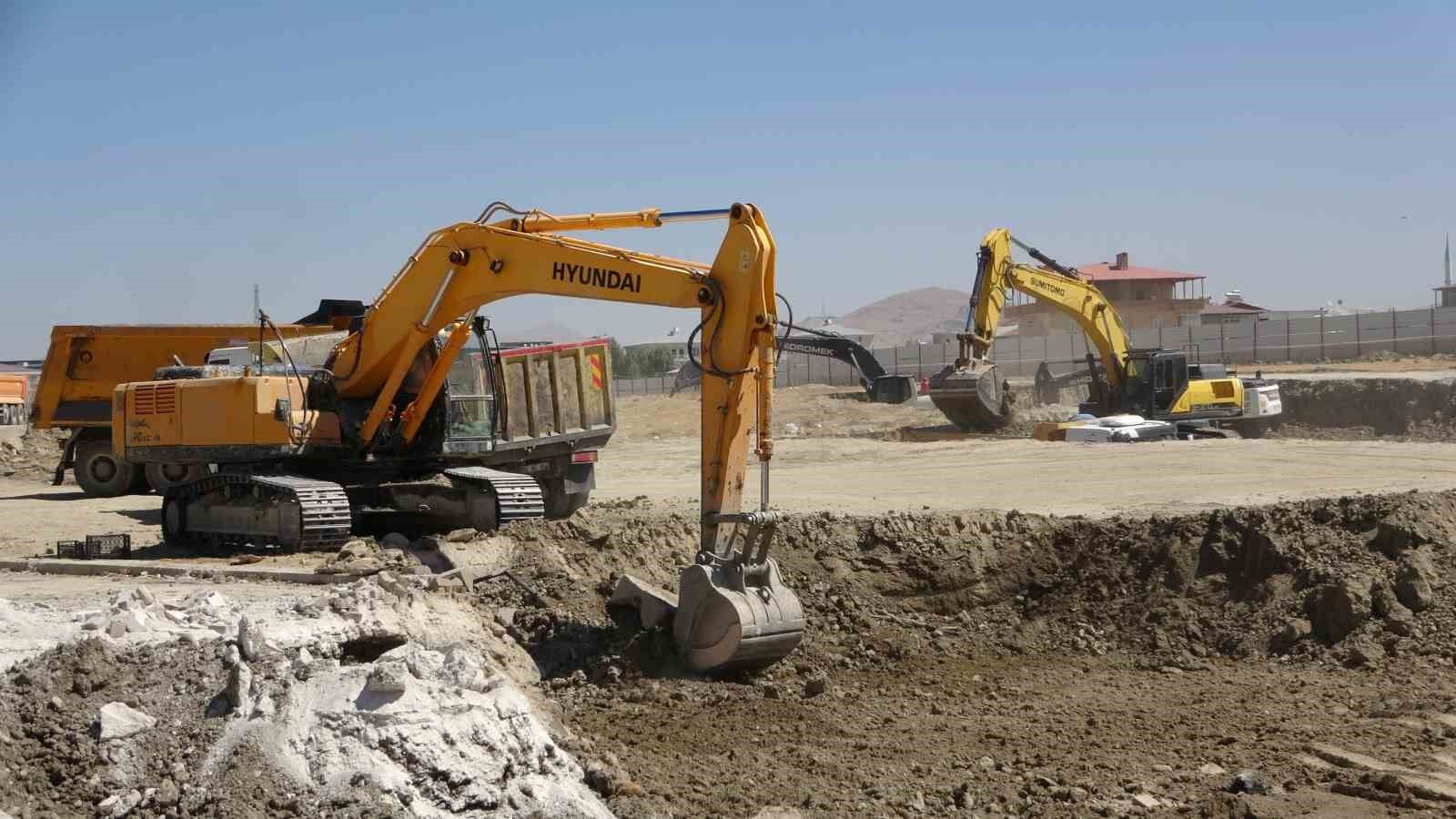 Van’da 800 yataklı şehir hastanesinin inşaatı sürüyor