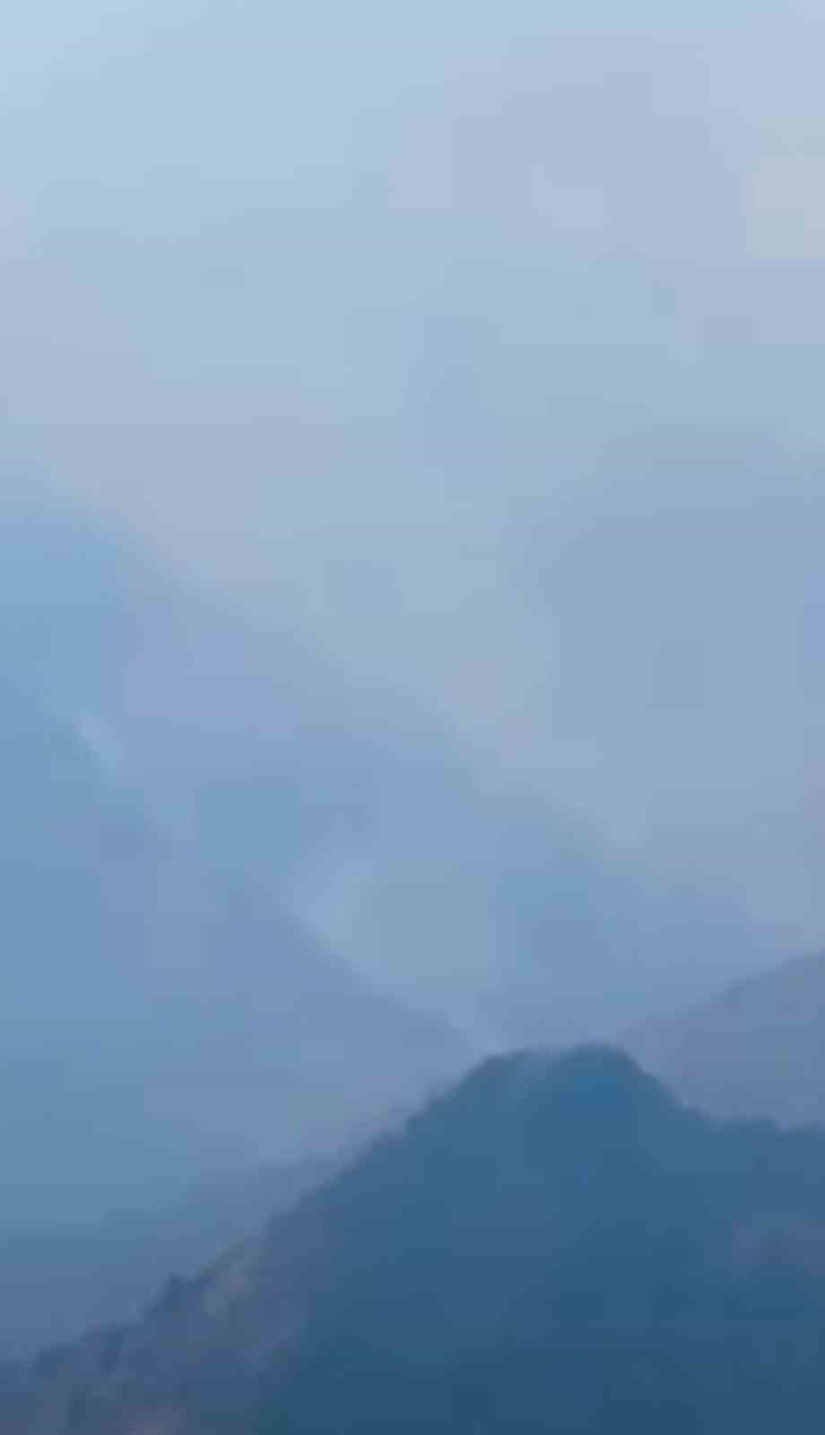 Yüksekova Dağlıca köyünde orman yangını