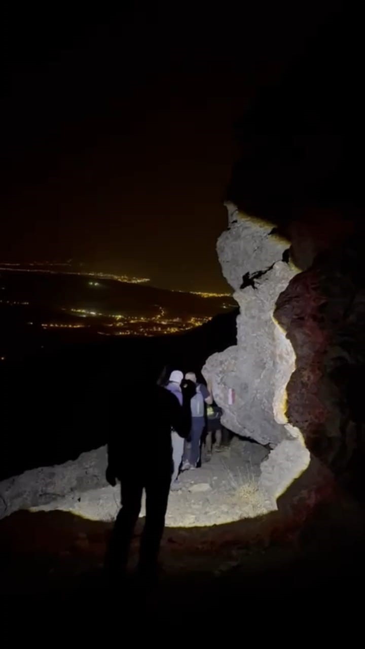 Van Gölü’ne dikkat çekmek için Erek Dağı’na tırmandılar