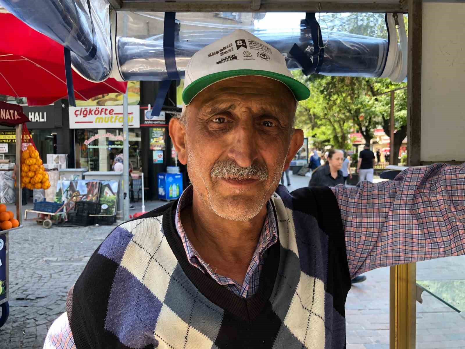 Kanser olmasına rağmen günde 12 saat güneş altında çalışıyor