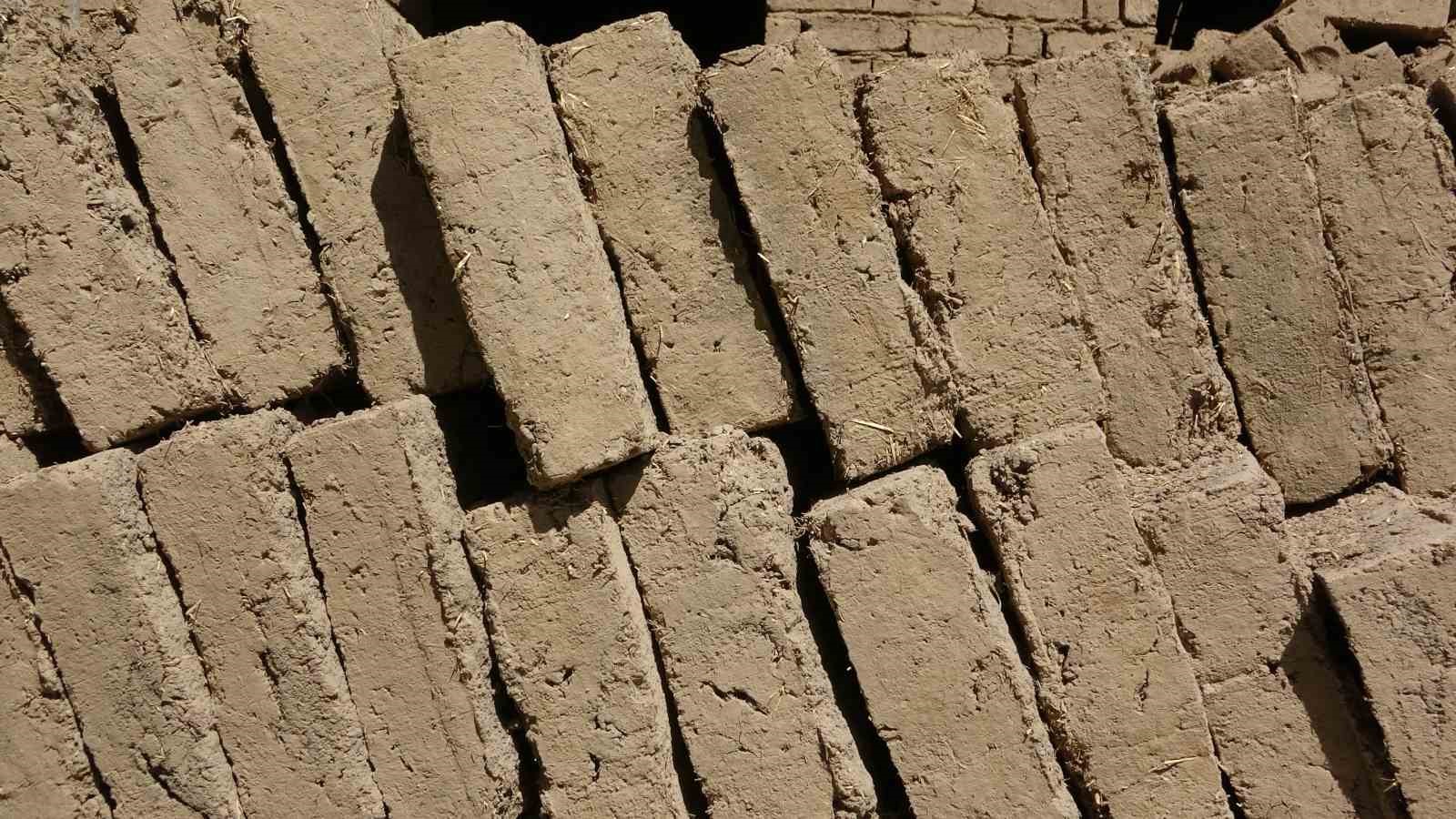 Geleneksel Van mimarisi, kerpiç ile yeniden yükseliyor