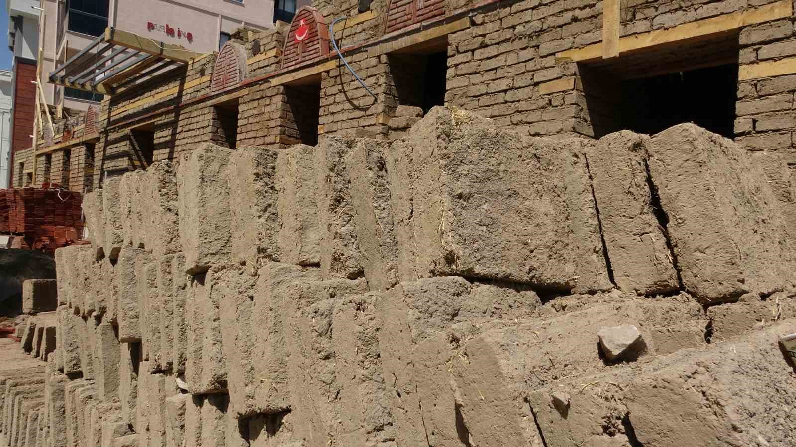 Geleneksel Van mimarisi, kerpiç ile yeniden yükseliyor