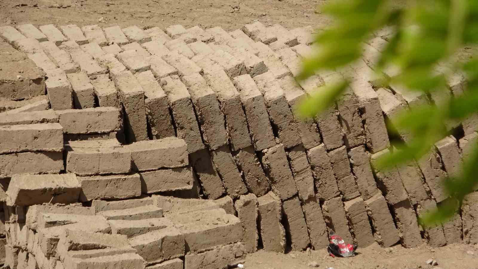Geleneksel Van mimarisi, kerpiç ile yeniden yükseliyor