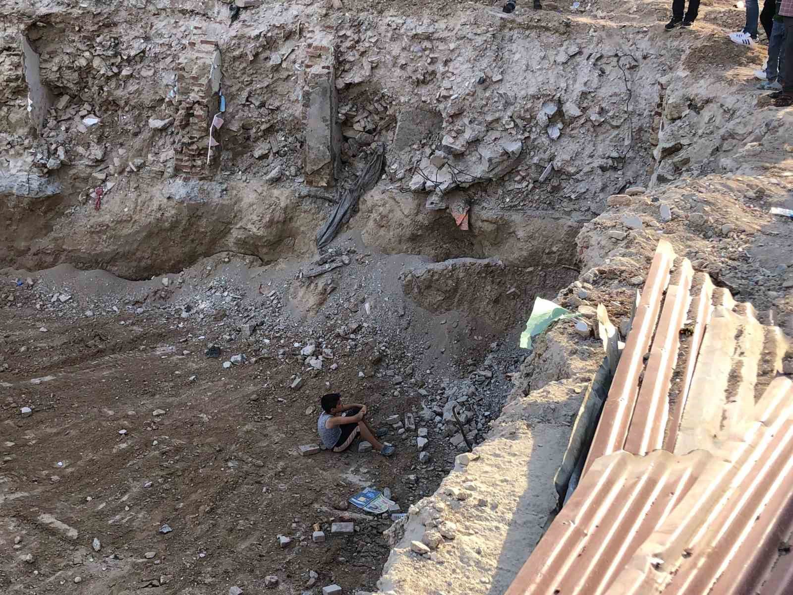 Elazığ’da inşaat çukuruna düşen çocuk kurtarıldı