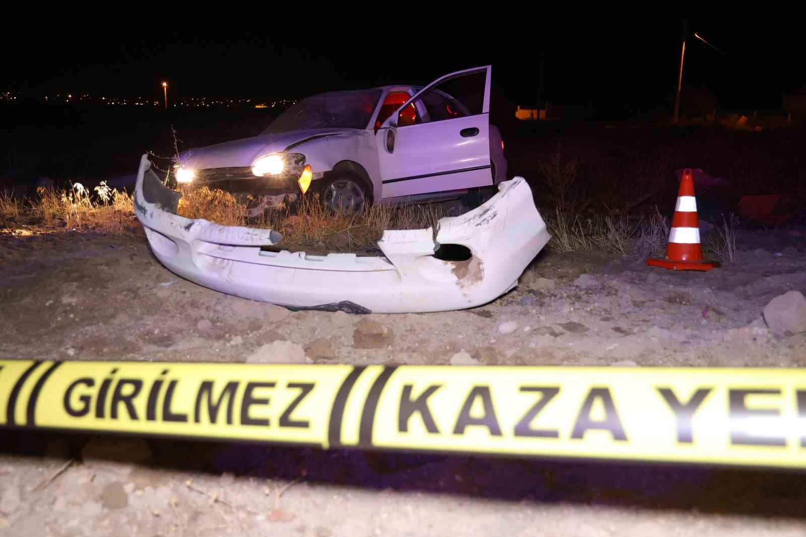 Ehliyetsiz ve alkollü otomobil sürücüsü takla atarak boş araziye girdi: 1 ölü, 1 yaralı