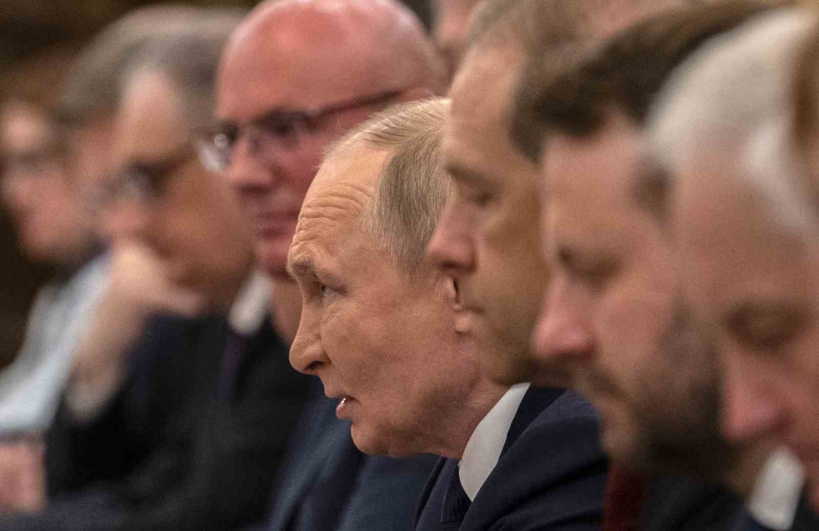 Çin Devlet Başkanı Xi, Rus mevkiidaşı Putin ile bir araya geldi