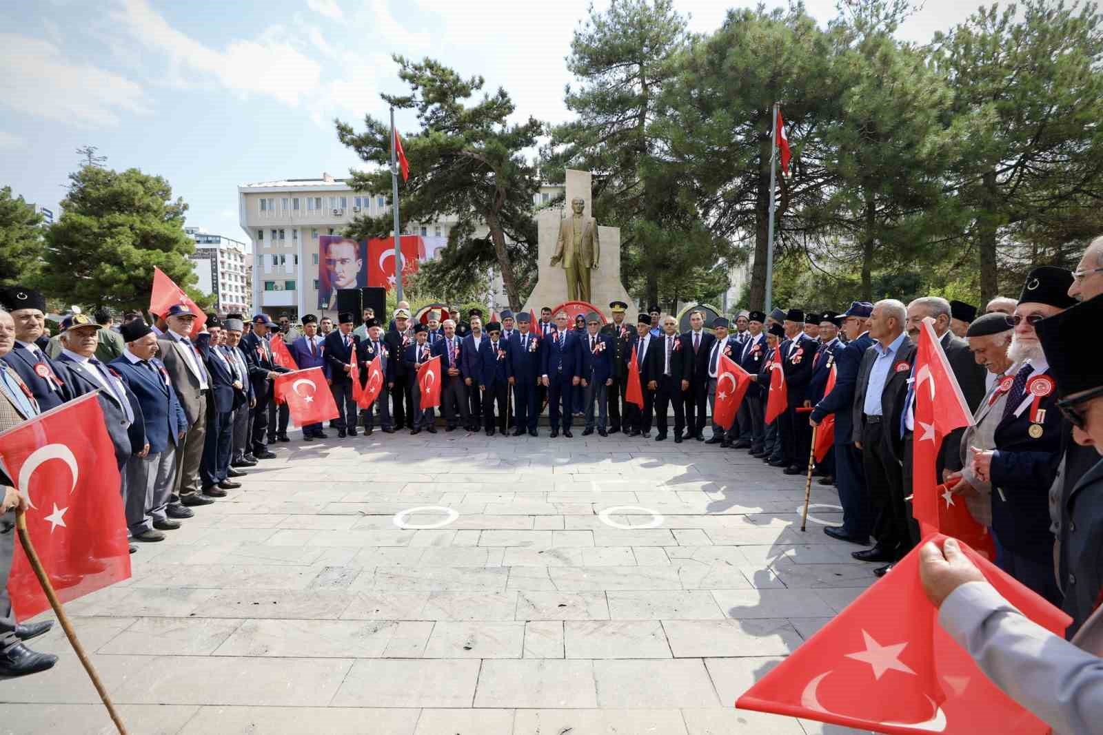 Van’da Gaziler Günü kutlandı