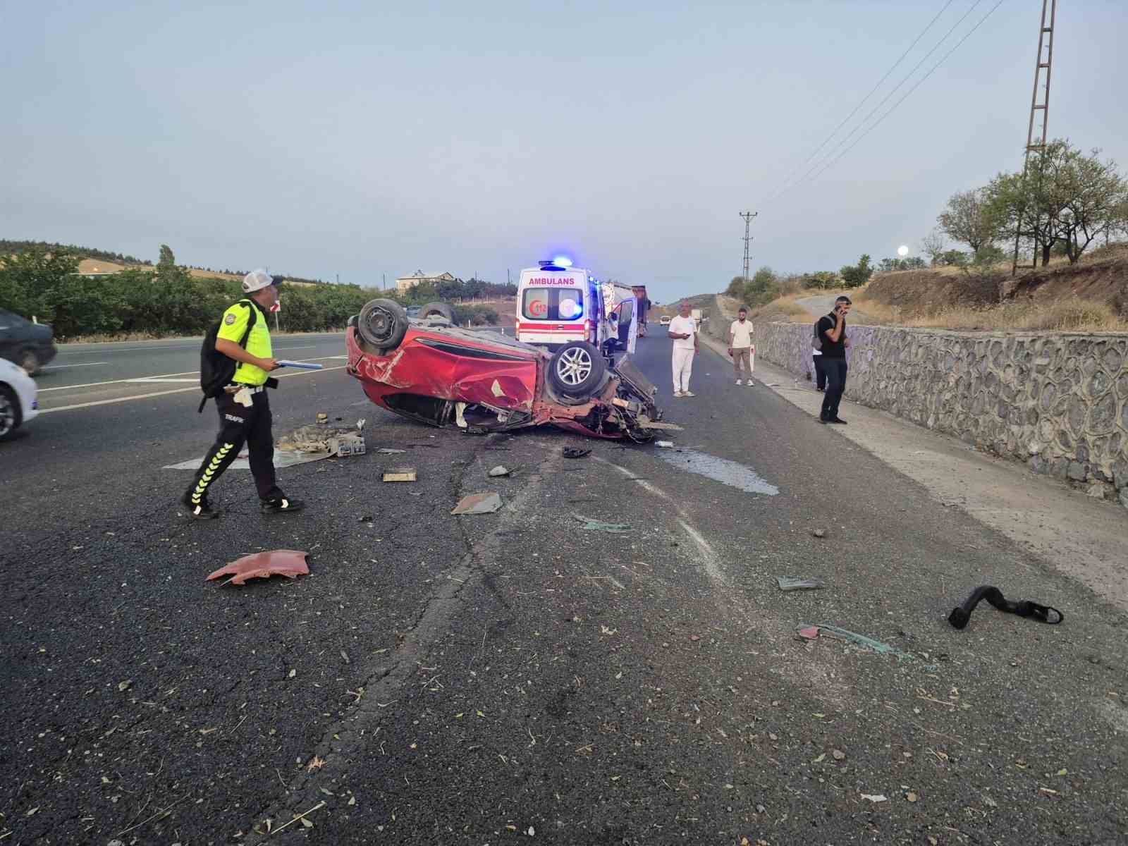 Kontrolden çıkan otomobil devrildi: 1 yaralı