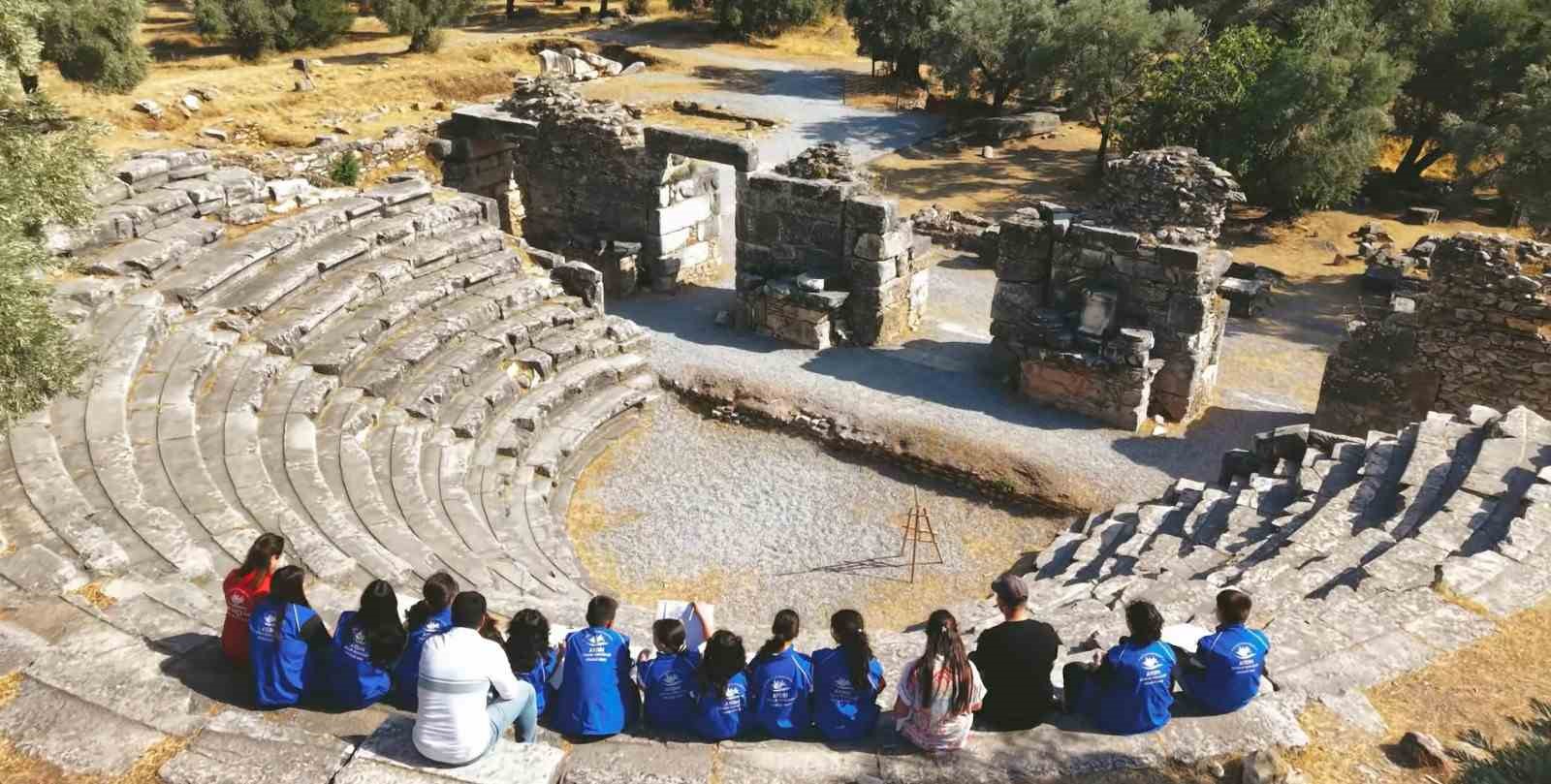Gençler tarihin izlerini tuvallerine taşıdı