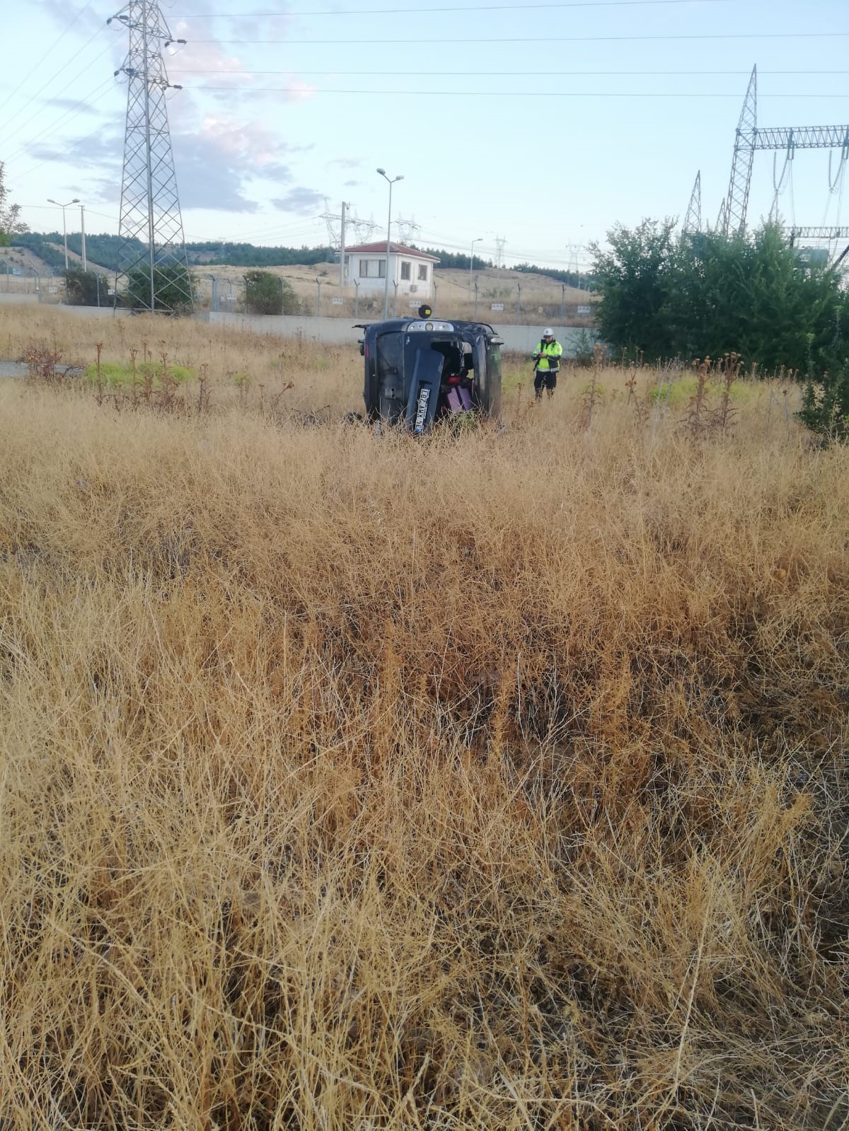 Amasya’da hafif ticari araç kazada savruldu: 4 yaralı