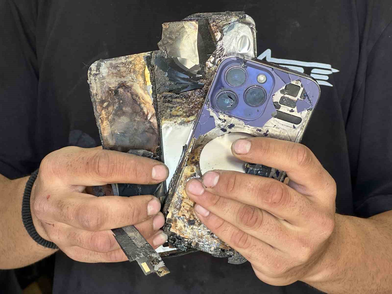 Binlerce liralık telefon bir anda alev aldı