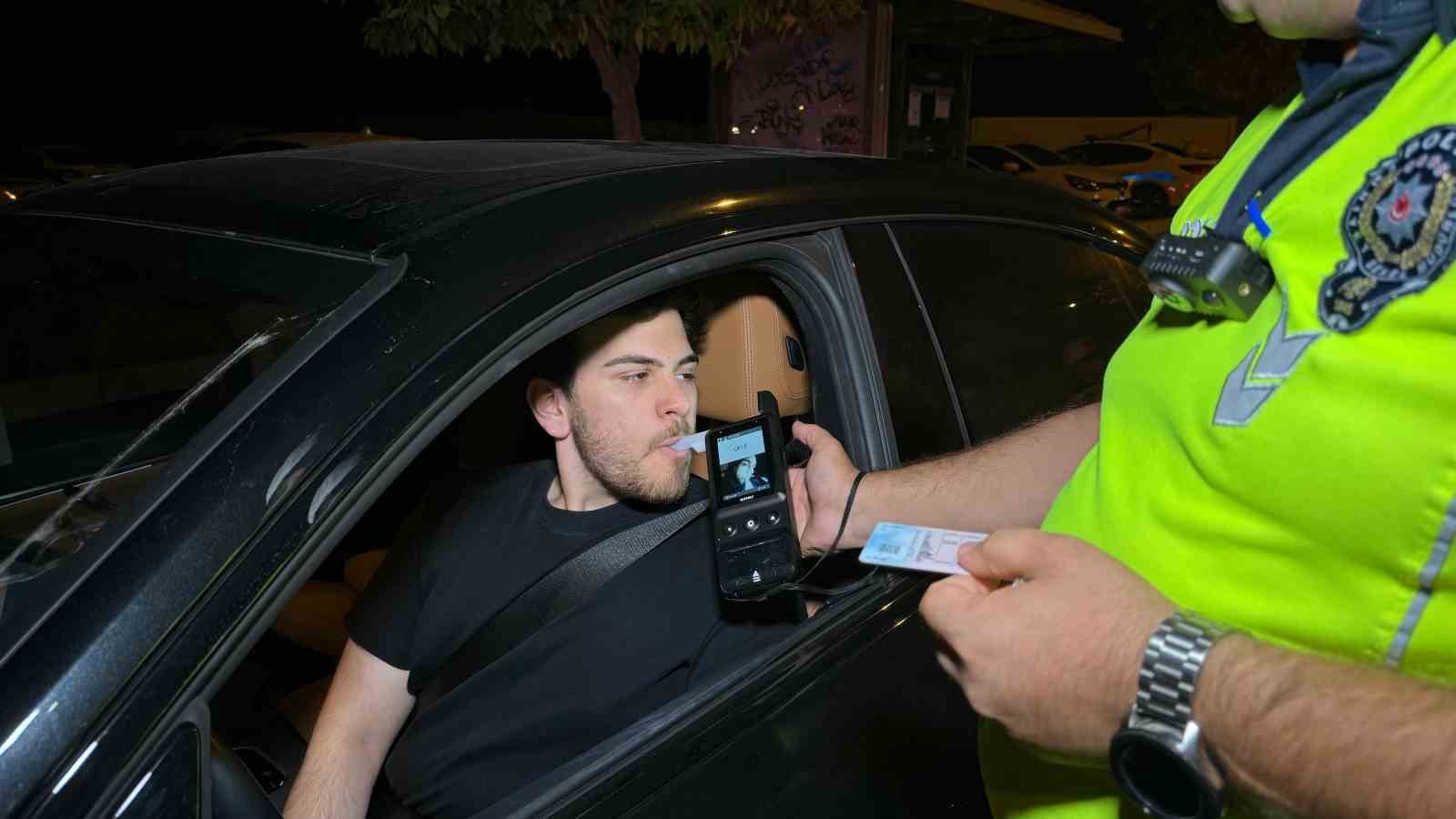 Adana’da alkollü araç kullananlar polisten kaçamadı