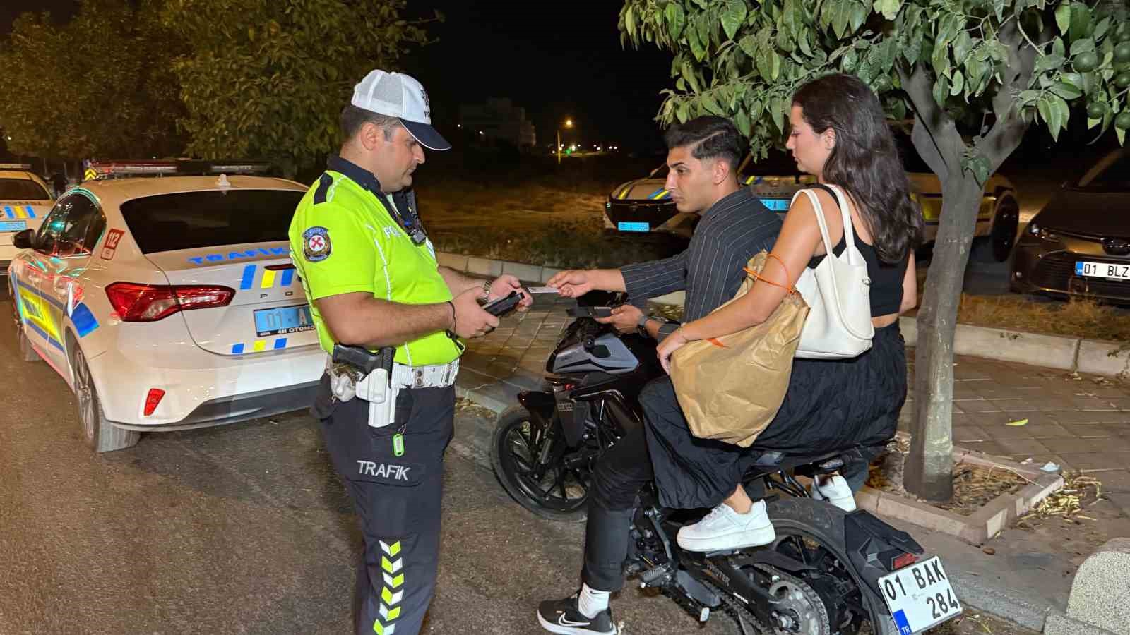 Adana’da alkollü araç kullananlar polisten kaçamadı