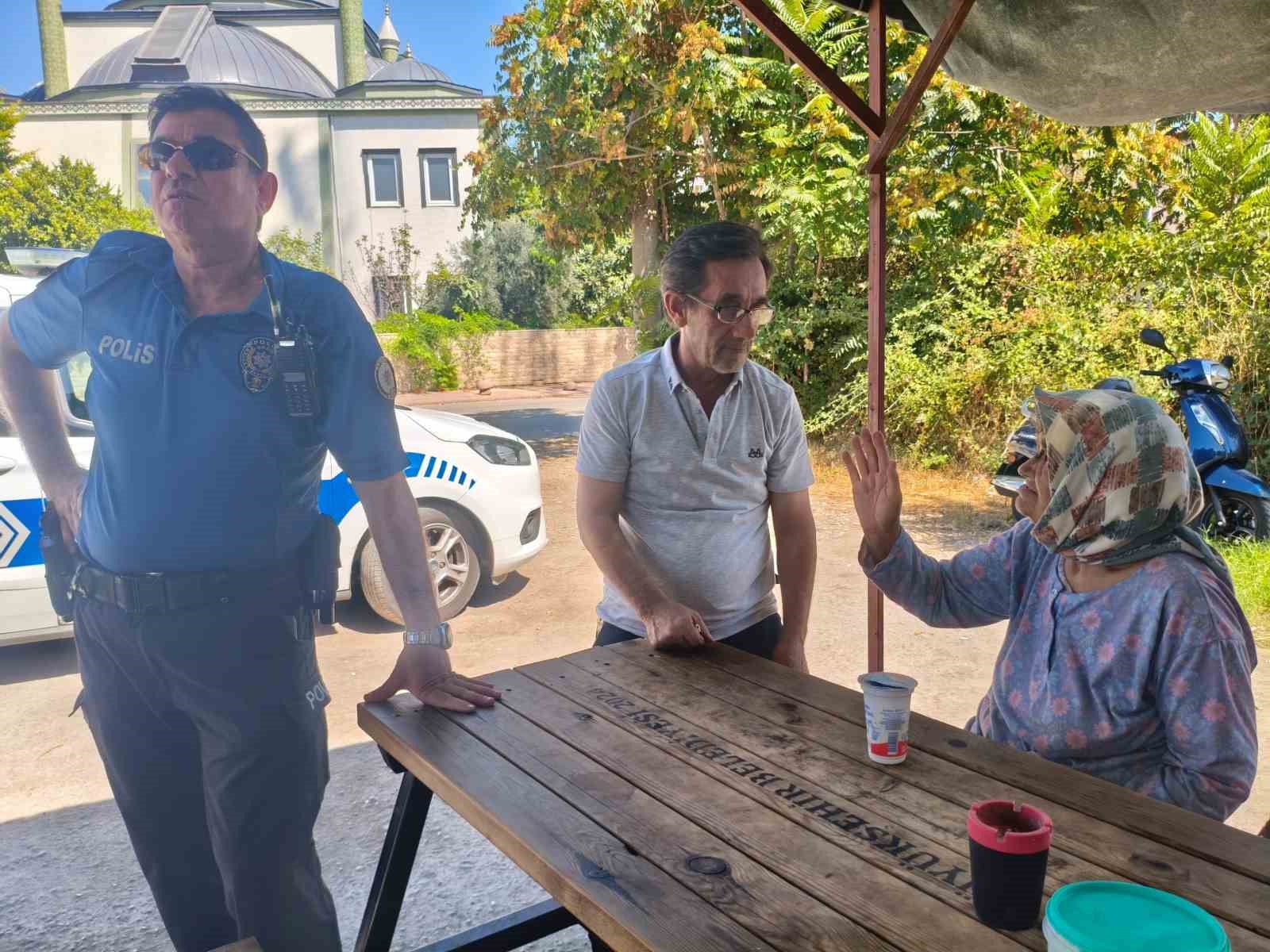 Son durakta otobüsten inmeyen kadın için şoförler seferber oldu