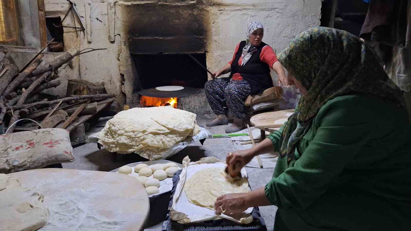 Yaptığı yöresel lezzetlerle hem evini geçindiriyor hem de kadınlara istihdam sağlıyor