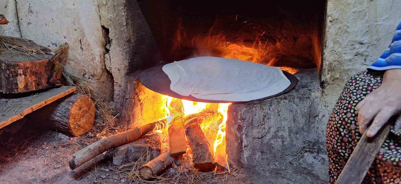 Yaptığı yöresel lezzetlerle hem evini geçindiriyor hem de kadınlara istihdam sağlıyor