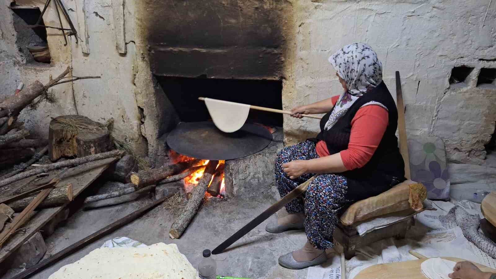 Yaptığı yöresel lezzetlerle hem evini geçindiriyor hem de kadınlara istihdam sağlıyor