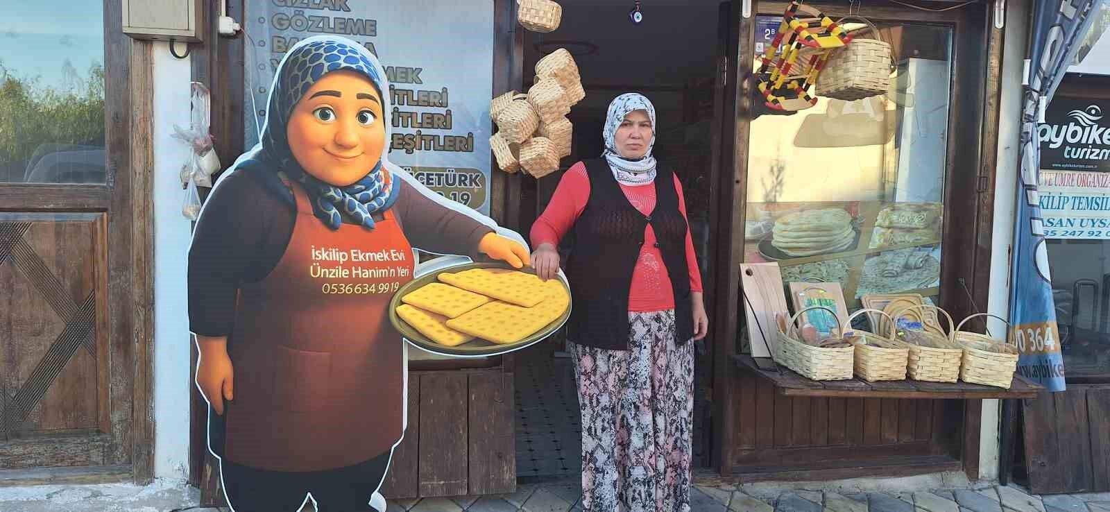 Yaptığı yöresel lezzetlerle hem evini geçindiriyor hem de kadınlara istihdam sağlıyor