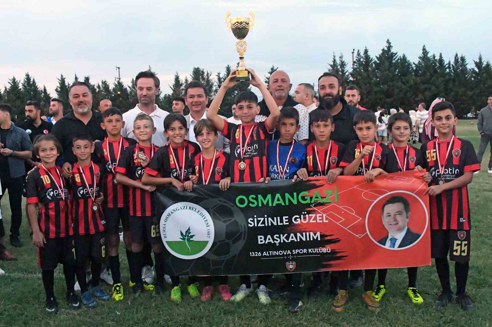 Osmangazi’de minik yetenekler futbol şöleninde buluştu