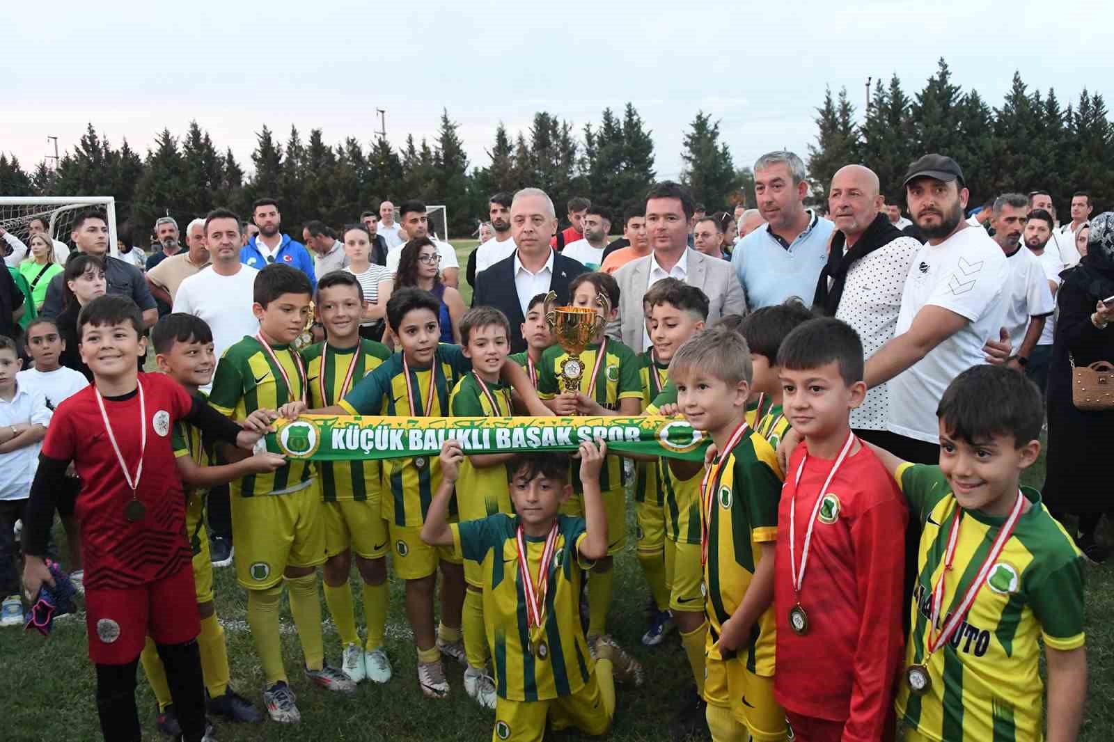 Osmangazi’de minik yetenekler futbol şöleninde buluştu