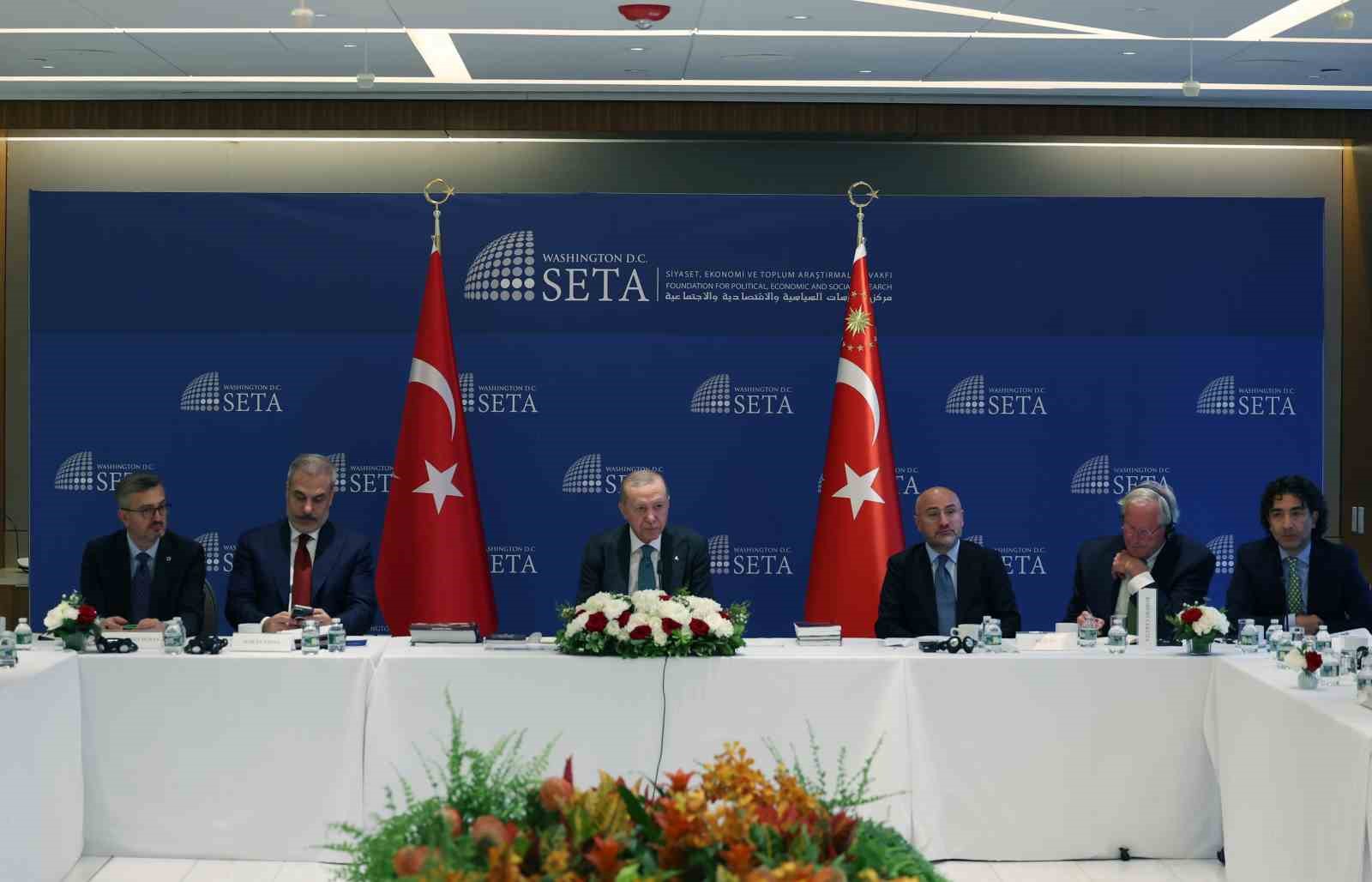 Cumhurbaşkanı Erdoğan, SETA eşgüdümünde ABD’li düşünce kuruluşu temsilcileriyle bir araya geldi