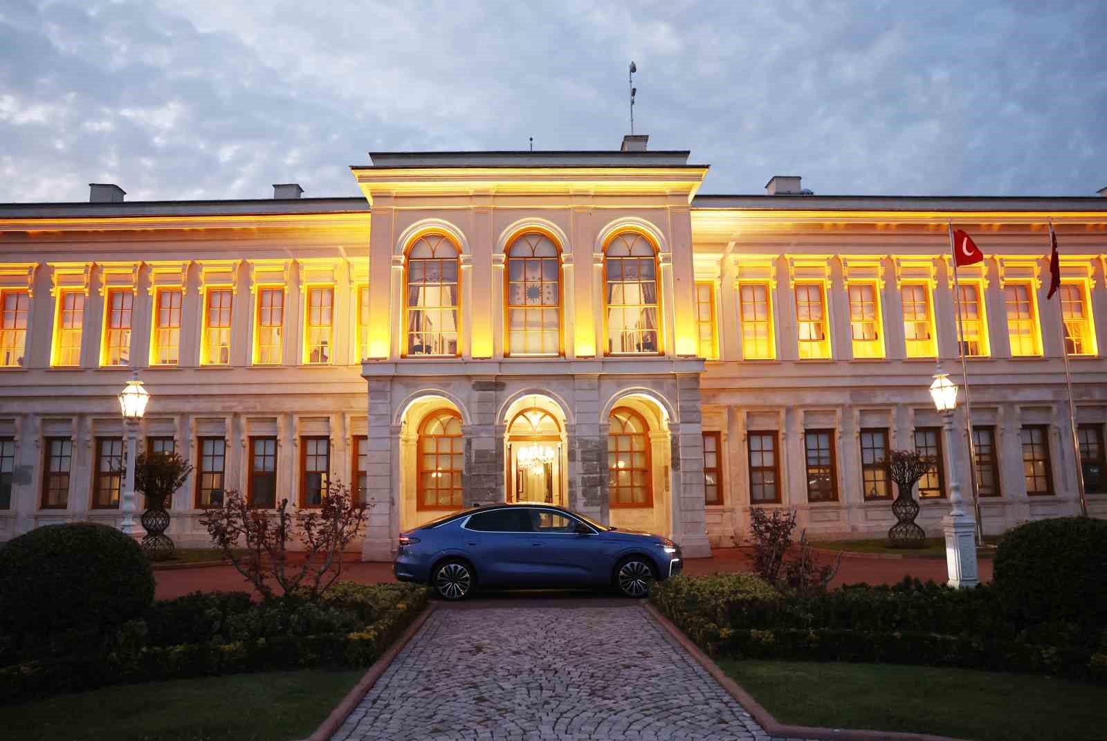 Cumhurbaşkanı Erdoğan’a, TOGG’un yeni modeli T10F hediye edildi