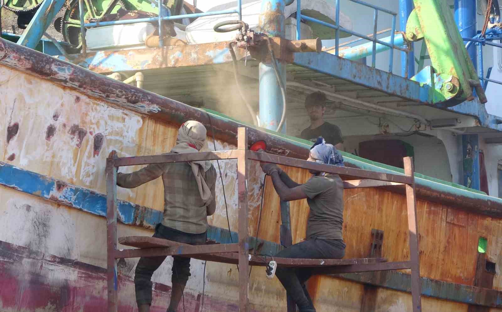 Akdenizli balıkçılar ’Vira Bismillah’ demeye hazırlanıyor