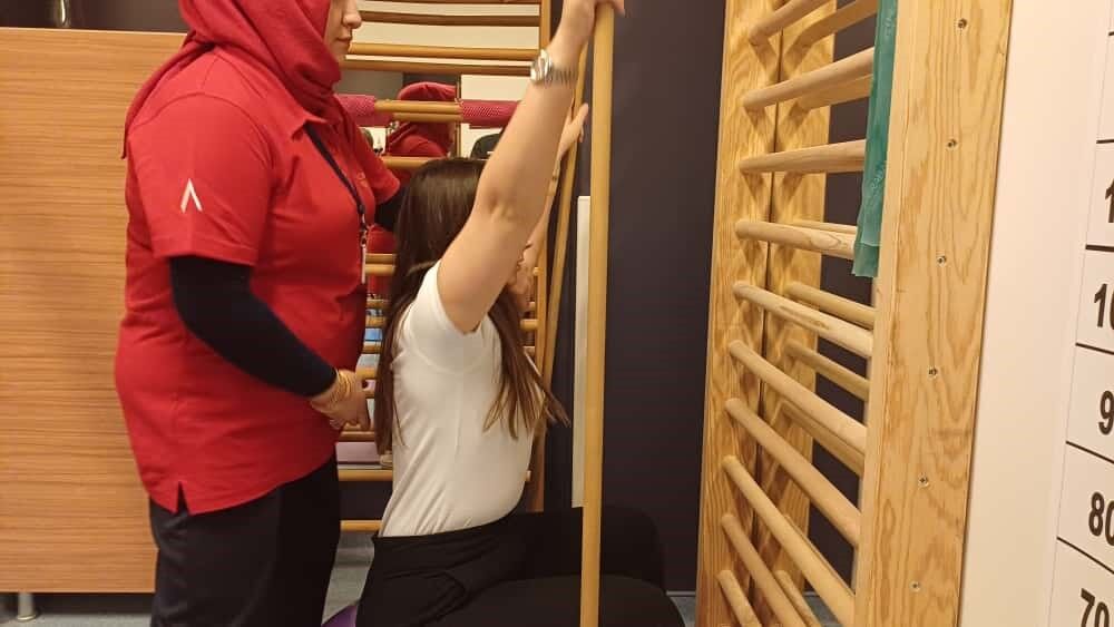 Skolyozda ameliyatsız yöntem: ‘Schroth tedavisi’