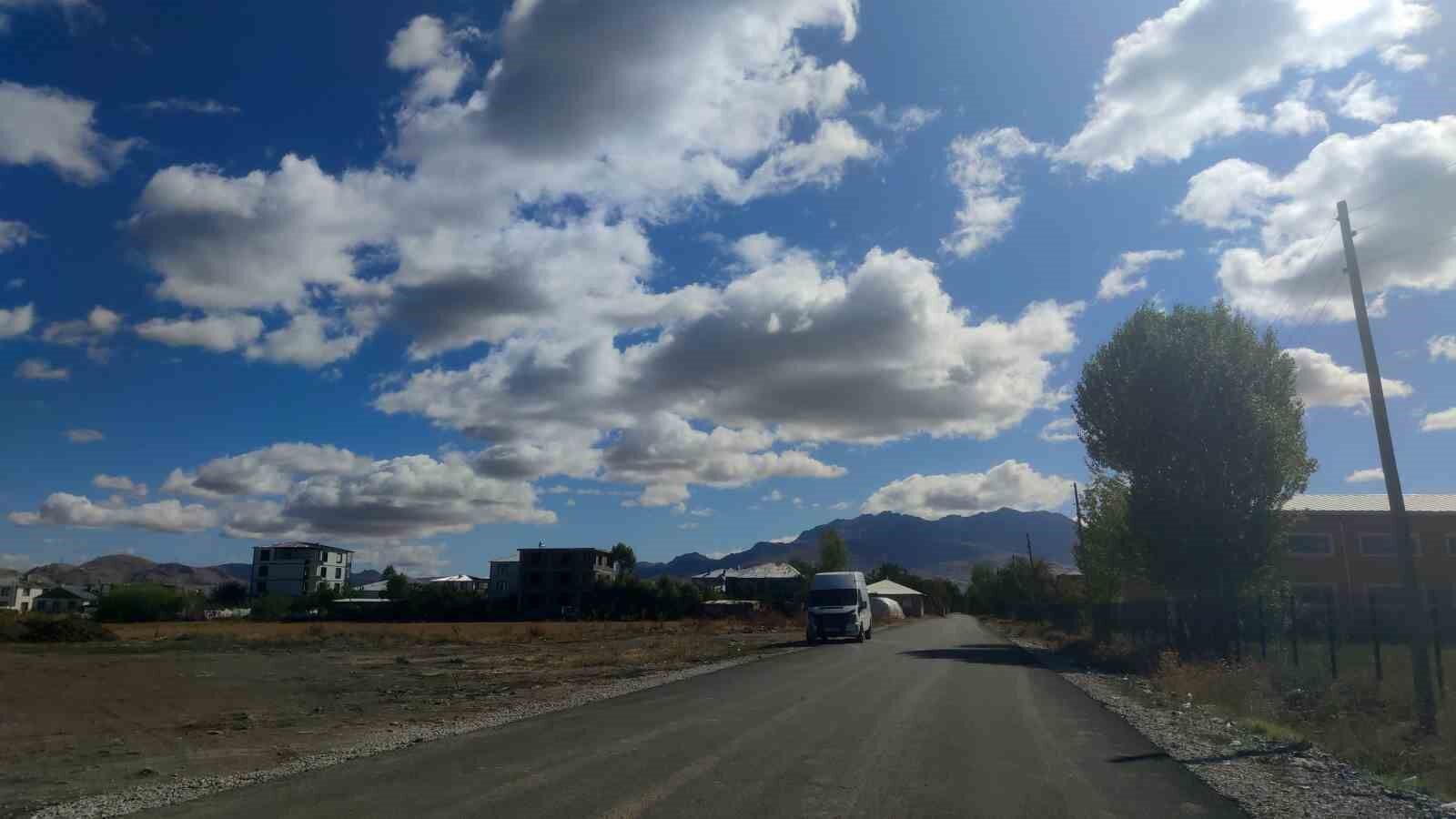 Van’ı çevreleyen dağlarda bulut şöleni