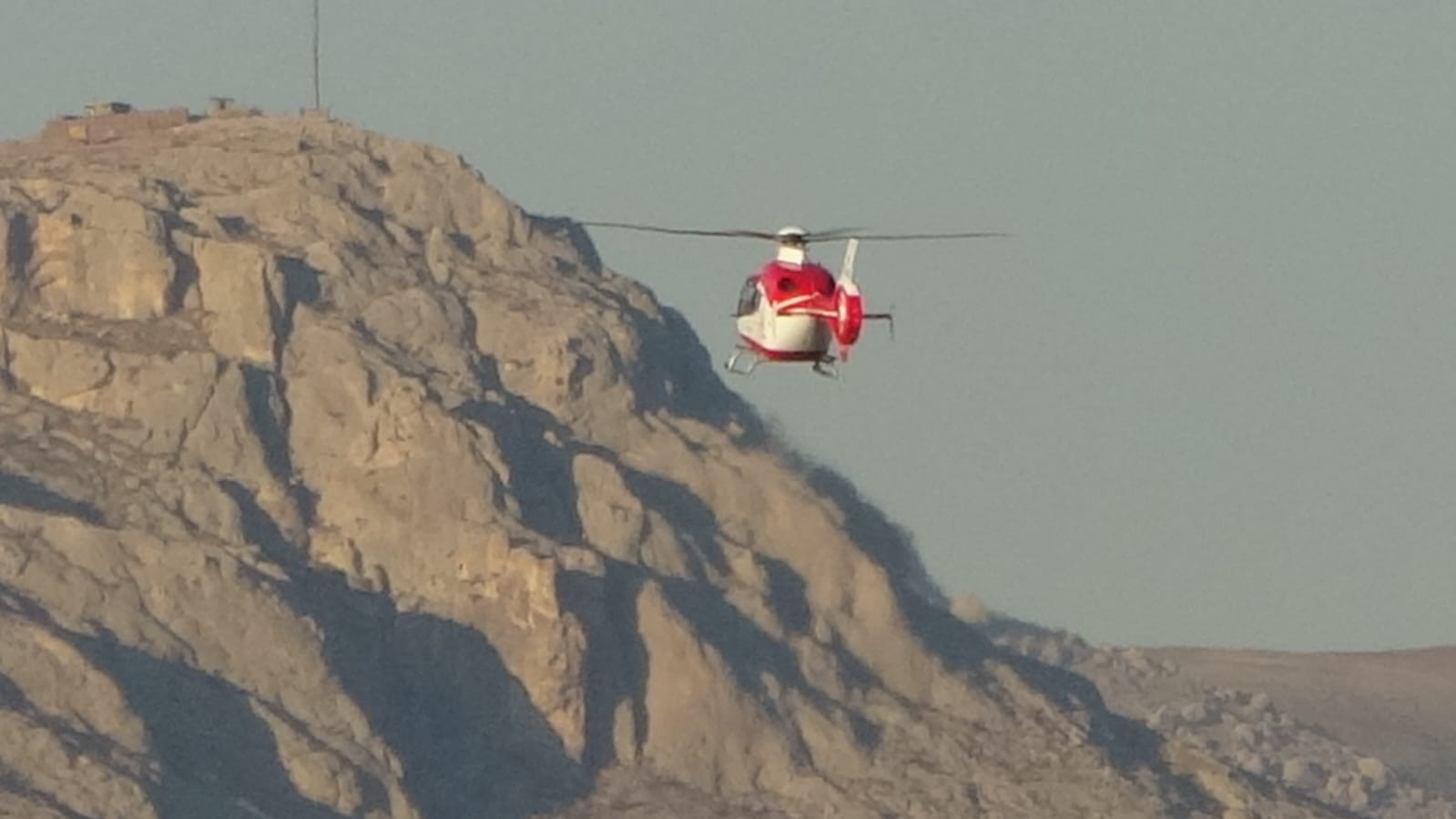 Bahçesaray’da yaralanan genç helikopter ambulansla Van’a sevk edildi