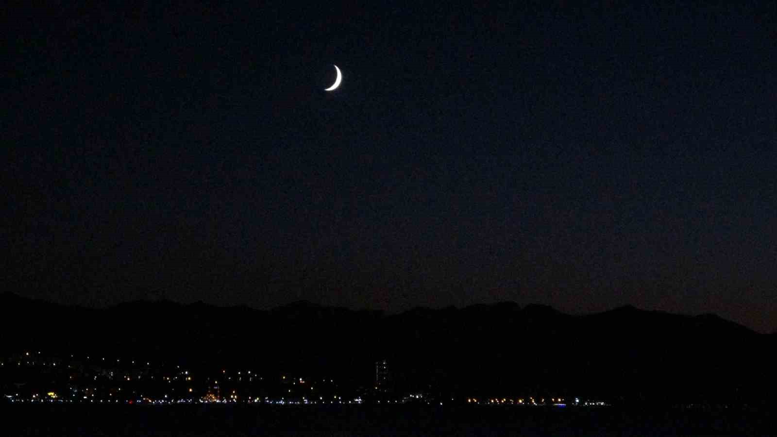 Hilal ay, Van semalarında göz kamaştırdı