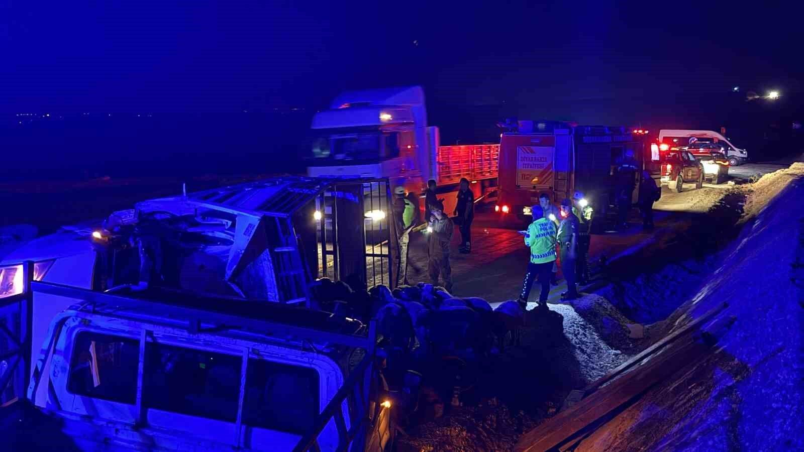 Diyarbakır’da iki kamyonet çarpıştı: 2 ölü, 1 yaralı