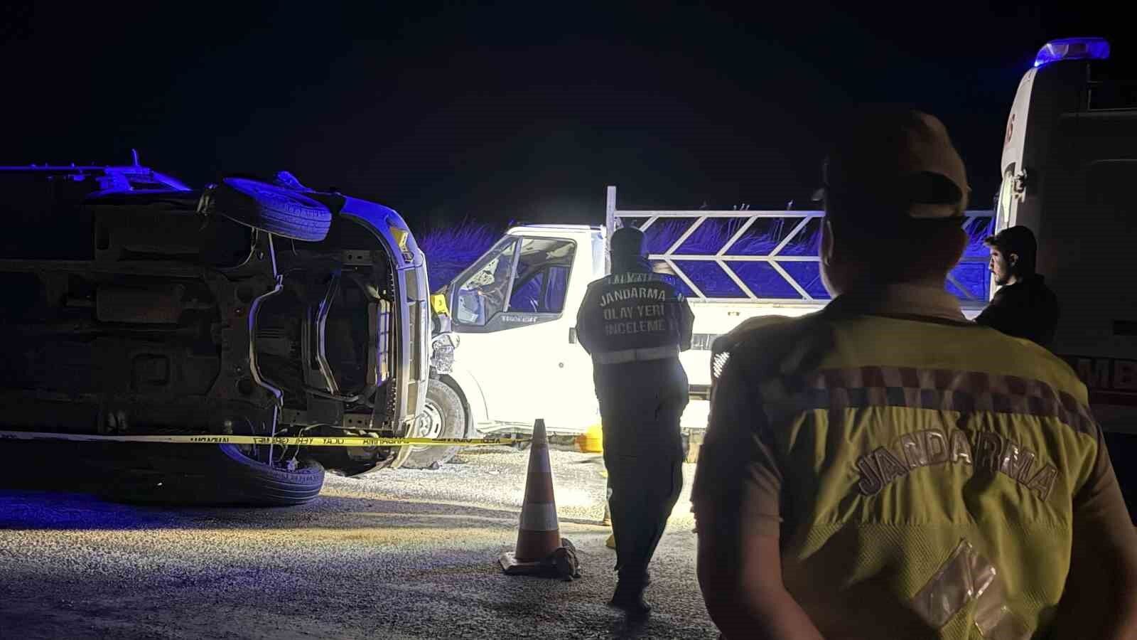 Diyarbakır’da iki kamyonet çarpıştı: 2 ölü, 1 yaralı